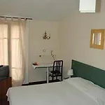 ソララ ホテル 2*