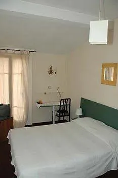 ソララ ホテル 2*